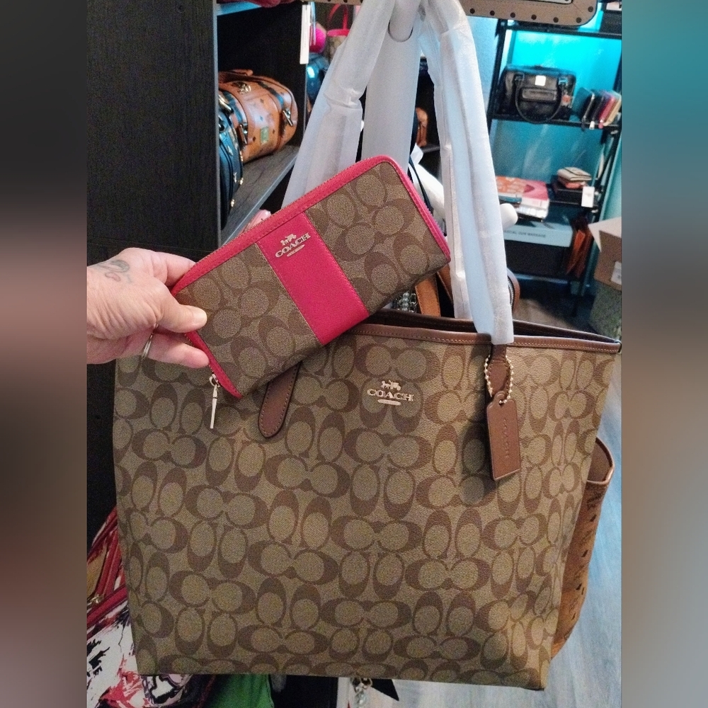 Coach Signature City Tote Bag With Coach Wallet & Coach Coin Pouch 3 Pieces - Picture 11 of 15